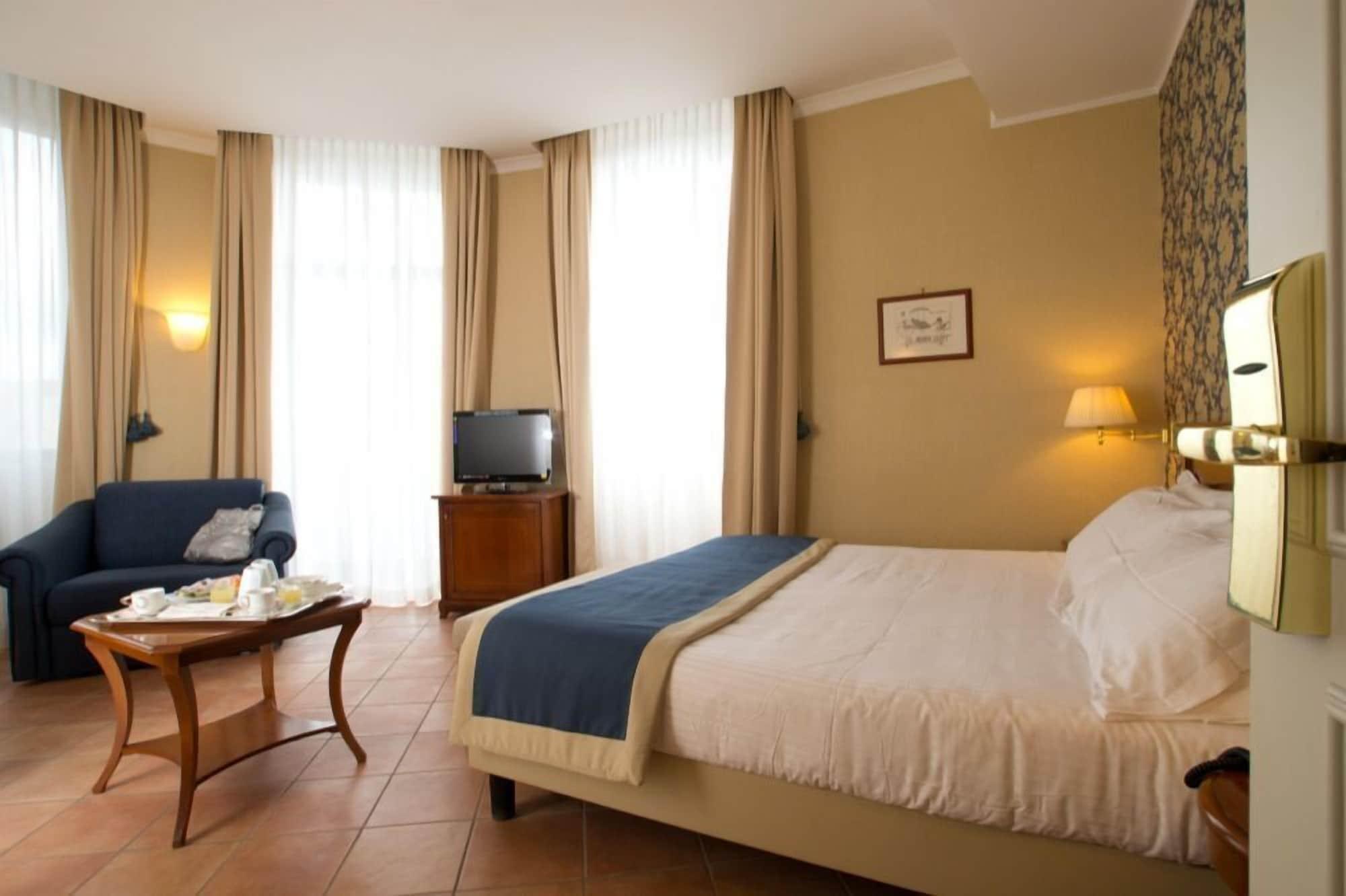 Nuvo 4* Naples