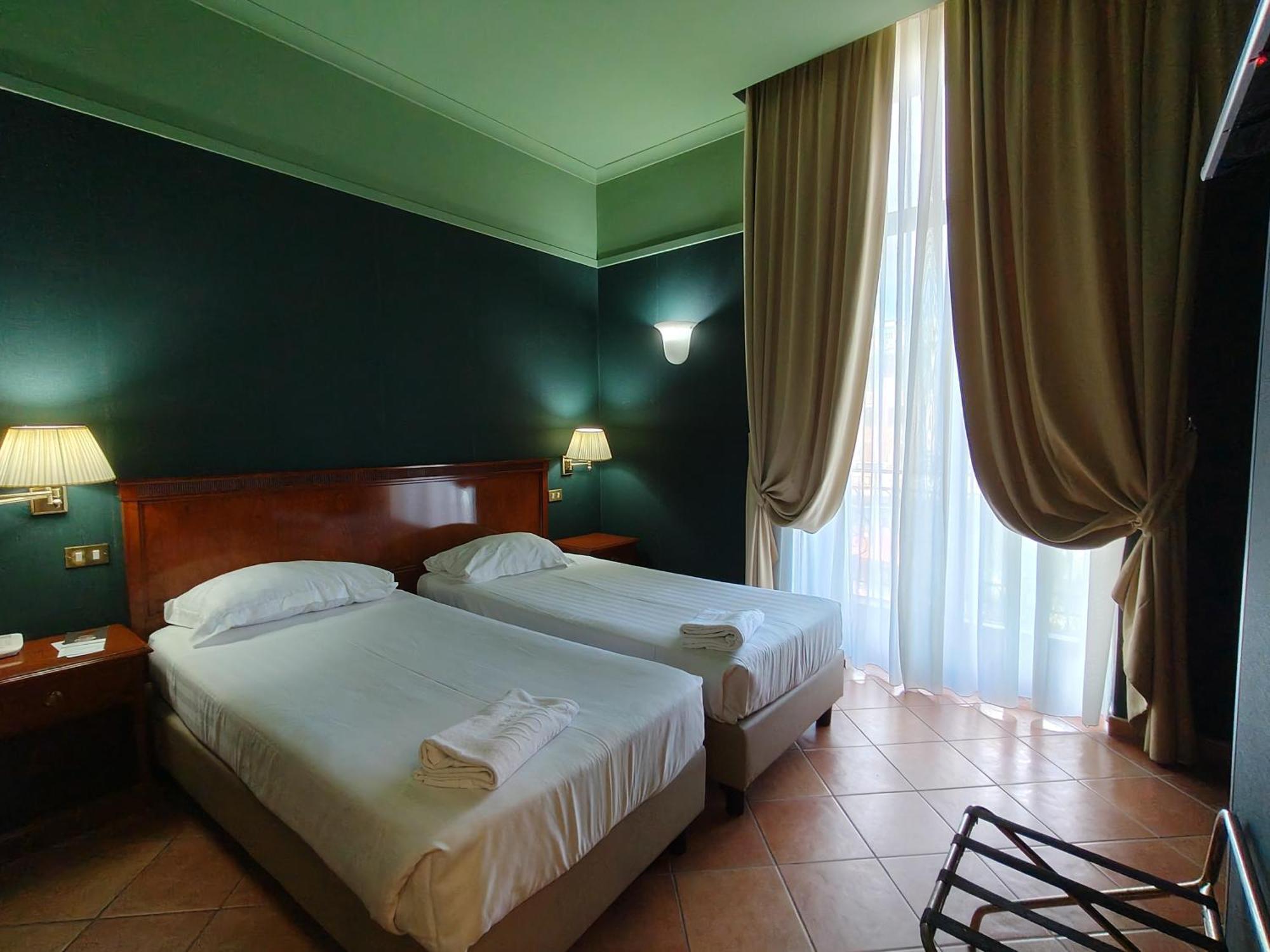 Nuvo 4* Naples